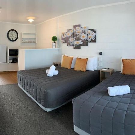 Racecourse Motel Паероа Екстериор снимка